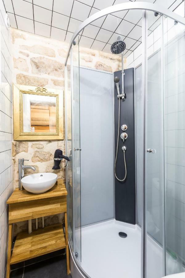 Pretty 25 M2 In A Lively District Apartment Paris Luaran gambar